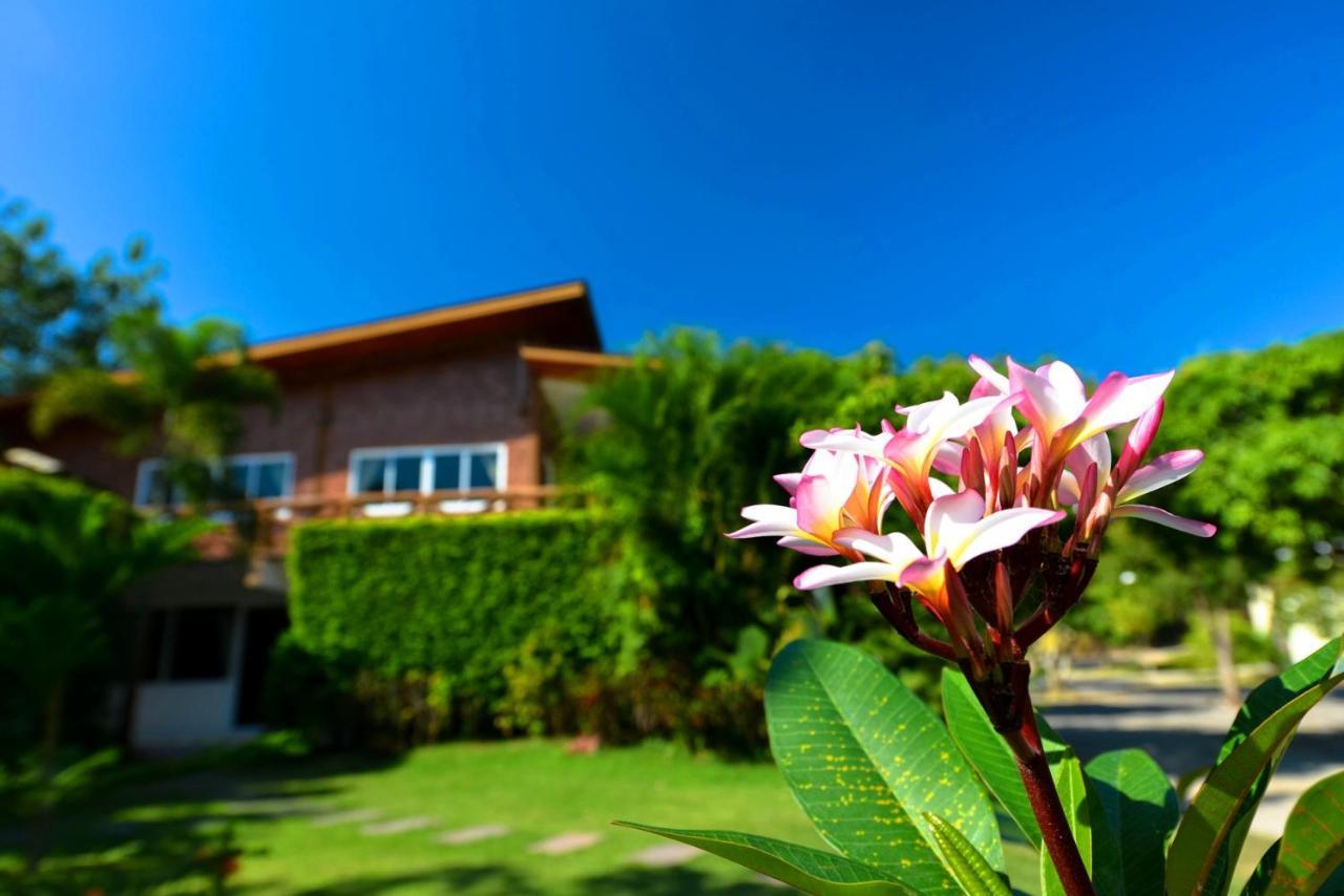 Theerama Cottage Suan Phueng Exterior photo